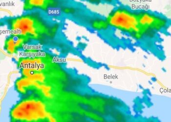 Antalya’da beklenen yağış başladı