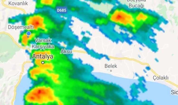 Antalya’da beklenen yağış başladı