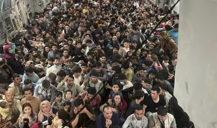 Rusya: Afganlar, Katar yerine Uganda’ya götürüldü