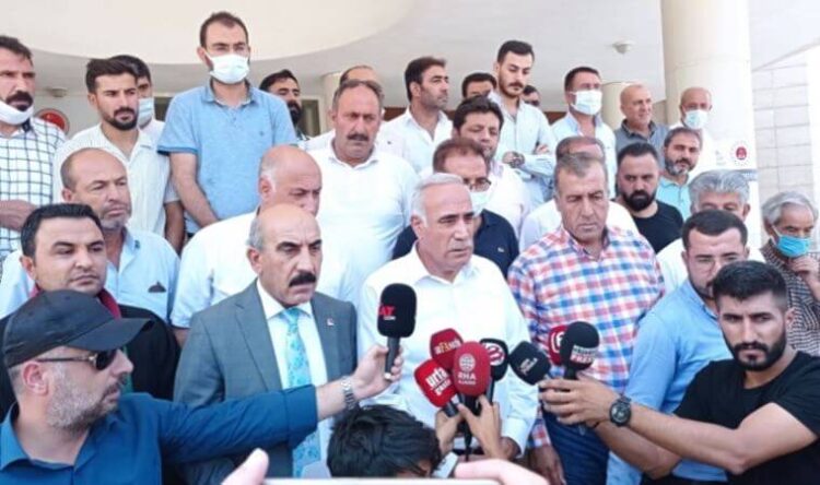 “Bunları asmak şart” diyen belediye yöneticisine suç duyurusu