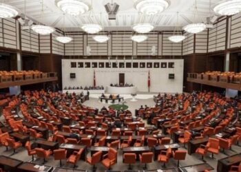 ‘AKP’li vekillerin yüzde 97,5’i soru önergesi vermemiş’