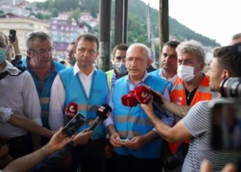 Kılıçdaroğlu Ayancık’ta: 200 yıllık köprüler yıkılmadı, yeniler yıkıldı…