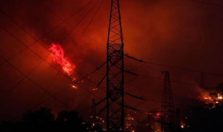 Yangın ikinci santrale doğru ilerliyor
