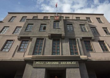 Milli Savunma Bakanlığı’ndan emekli askerlere ‘susun’