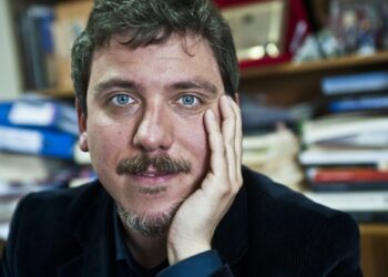 Sesli Köşe-Güven Gürkan Öztan-‘Ülke yanarken bakanlar-bürokratlar ikbal derdinde’