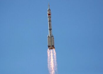 Çin, uzay istasyonu inşaatı için üç aylık insanlı görevi tamamladı