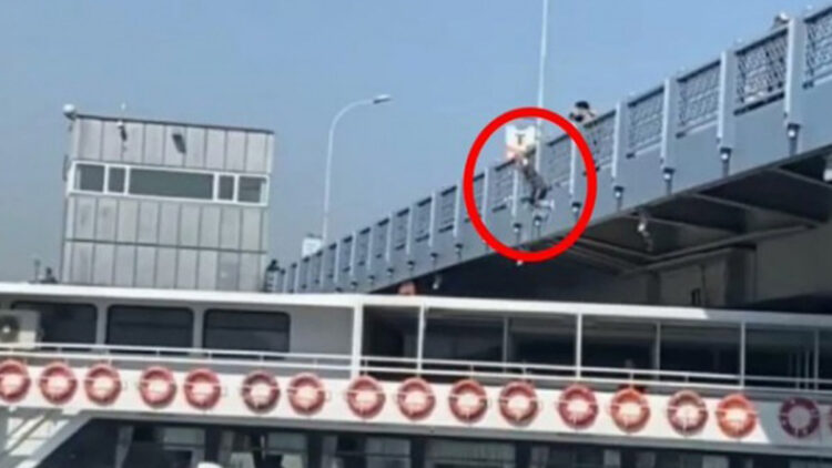Köprüden tekneye atlayan fenomene gözaltı