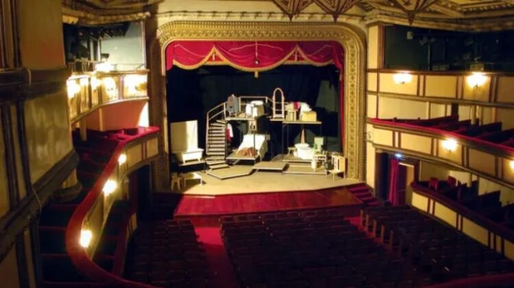 Ortaoyuncular: Halkın tiyatrosunu ziyarete açıyoruz