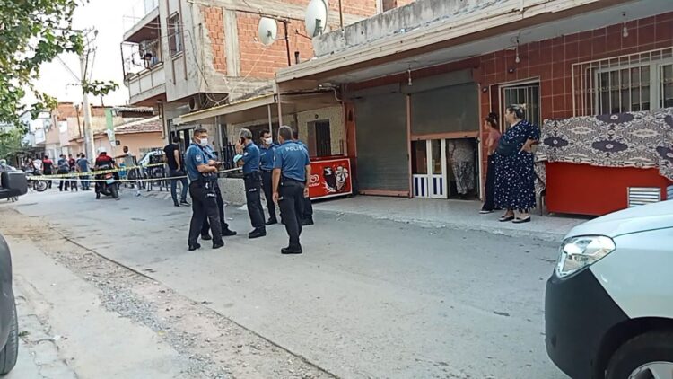 İzmir’de silahlı saldırı: 6’sı çocuk 12 yaralı