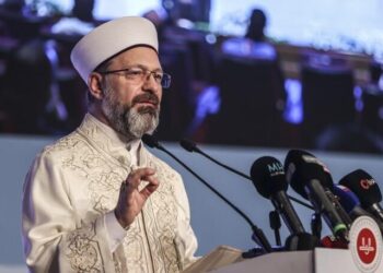 Ali Erbaş’tan tepki çeken açıklama: Yine sosyal medyayı hedef aldı