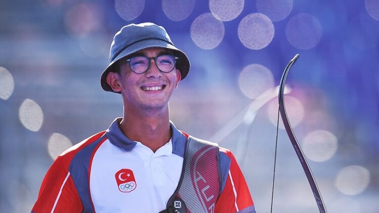 Mete Gazoz’dan yazdığı kitabı kendisine adayan Paulo Coelho’ya yanıt