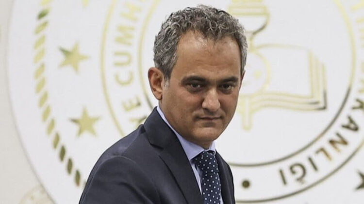 Yeni bakanın yemin etmeden göreve başlaması Meclis gündeminde