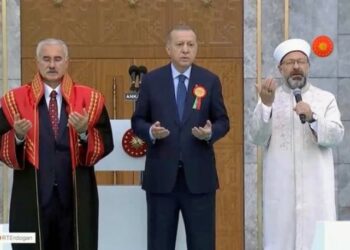 Yargıtay Başkanı, adli yıl açılışında cübbesiyle dua etti