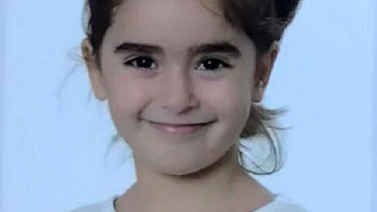 Boynuna perdenin zinciri dolanan Miray Elif, kurtarılamadı