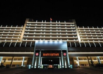 Sayıştay, Başdenetçisini meslekten attı
