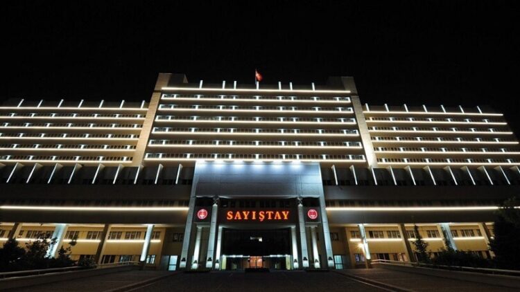 Sayıştay, Başdenetçisini meslekten attı