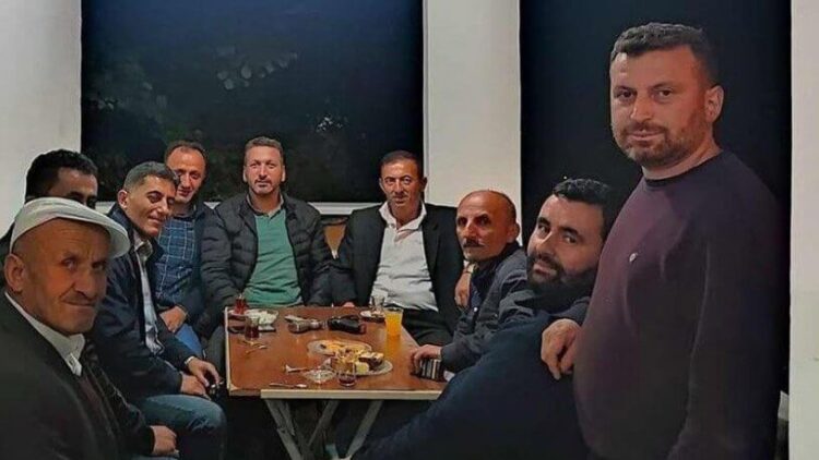 Referandumda skandal: Silahla çağrı yaptı