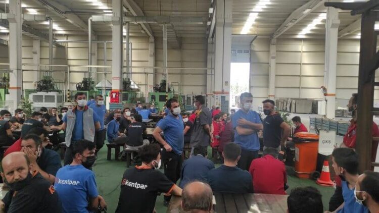 Kentpar’da işçiler direnişe geçti
