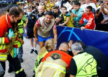 Ronaldo’nun şutu güvenlik görevlisini bayılttı