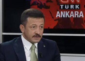 AKP’den sosyal medya düzenlemesiyle ilgili flaş açıklama