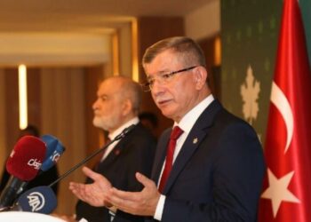 Davutoğlu ve Karamollaoğlu’ndan Cumhurbaşkanı adaylığı açıklaması
