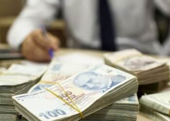 Çay paketlerinde rüşvet alıp tutuklanan başkana 2 ayrı dava