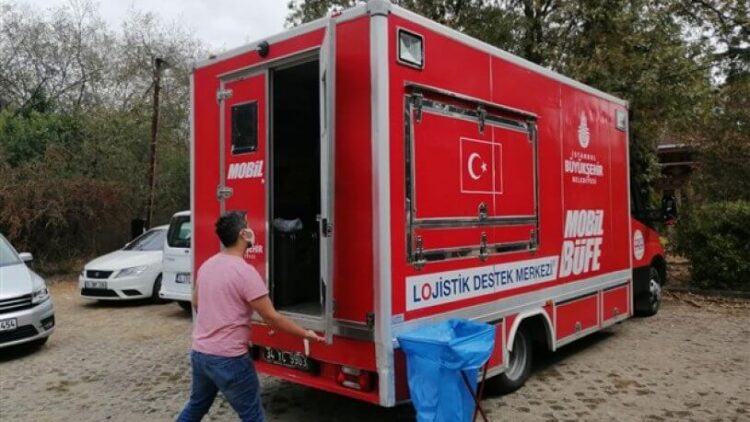 İBB’den Validebağ Korusu’nda direnenlere mobil büfe