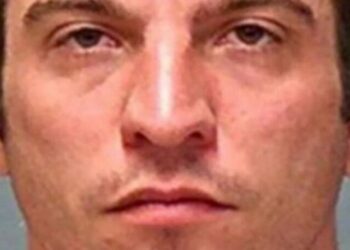 2 yaşındaki kızını çamaşır kurutma makinesine attı