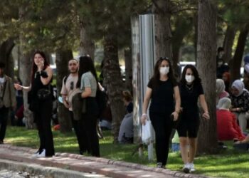 Öğrencilerle ilgili ilk koronavirüs yasağı kararı geldi