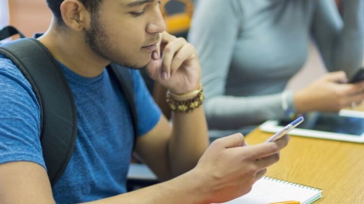 Din Kültürü kitabından porno sitesi çıktı