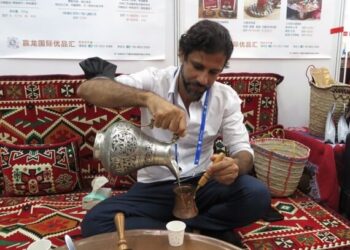 Sıcak kumda pişirilen Türk kahvesi Çin’de büyük ilgi çekiyor