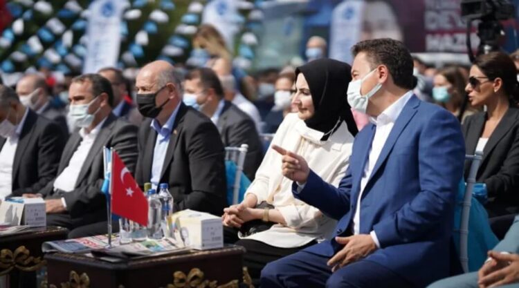 Babacan: Çocukların oynadığı alanda panzer varsa Kürt meselesi vardır