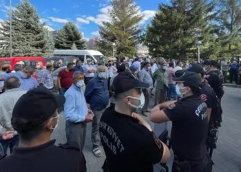 Kayseri’de özel halk otobüsü işletmecileri eylem yaptı