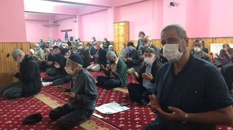 Fındıkları kurutmak için güneş duasına çıktılar