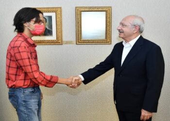 Kılıçdaroğlu üniversiteyi kazanan Nazım Özgün’ü kabul etti