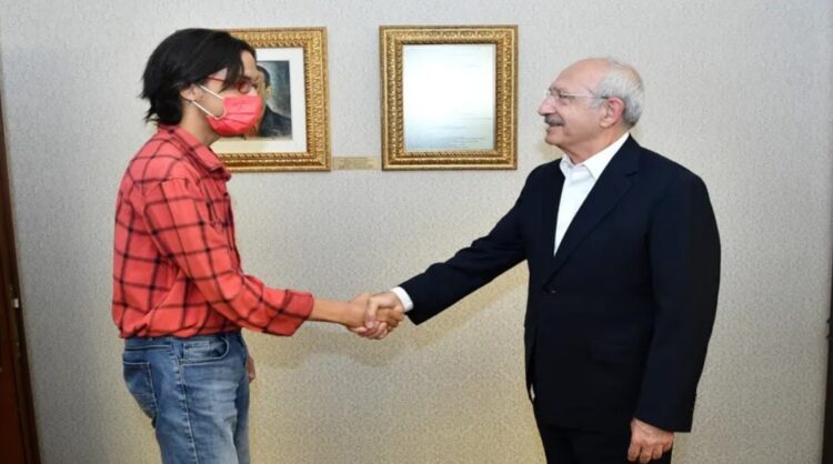 Kılıçdaroğlu üniversiteyi kazanan Nazım Özgün’ü kabul etti