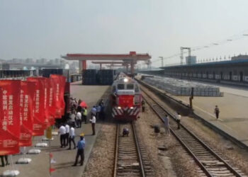 Shanghai’ın ilk Çin-Avrupa yük treni hizmeti başladı