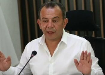 Tanju Özcan kendini savundu: Annem babam hacı benim