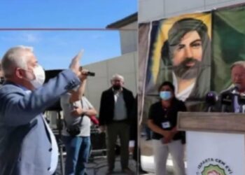 Cemevi açılışında Diyanet eleştirisini belediye başkanı kesti