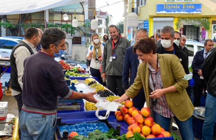 Pazar esnafı Kaftancıoğlu’na dert yandı: Açız abla. Allah sonumuzu hayır etsin