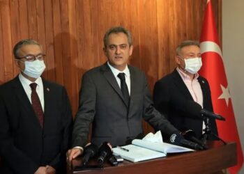Bakan Özer: En son kapatılacak yerler okullar