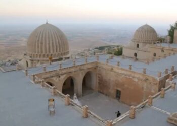 Zinciriye Medresesi’nde kıyafet ve ‘aykırı poz’ kısıtlaması