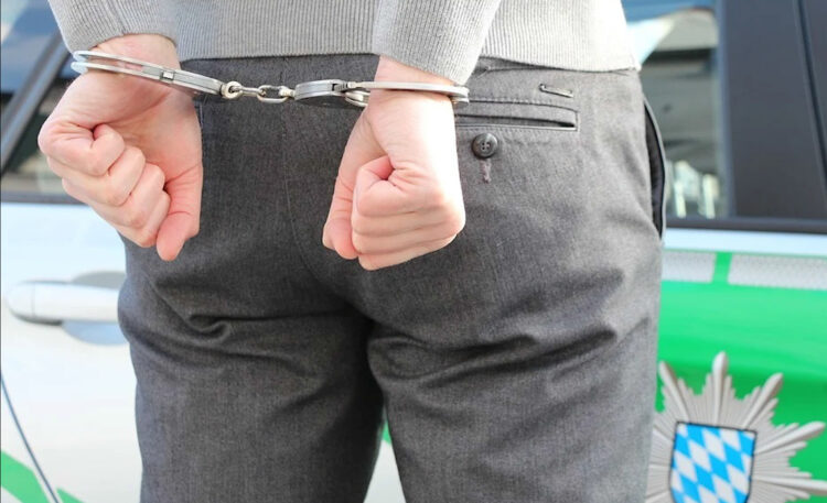 Yeniden cezaevine girebilmek için hırsızlık yaptı