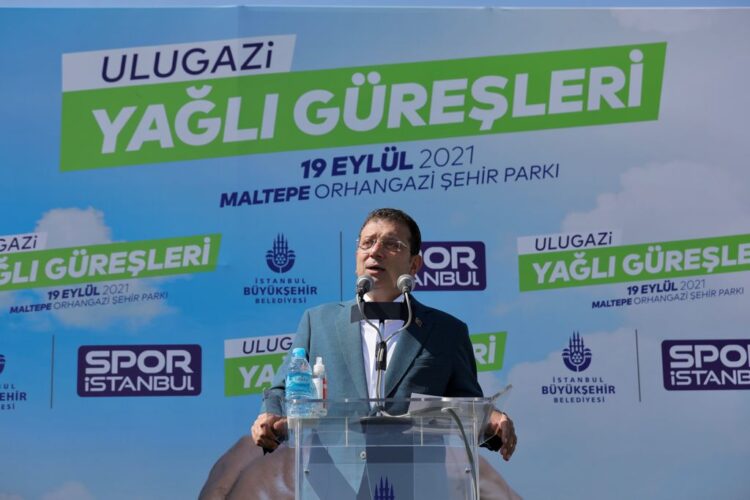 İmamoğlu: Bu alanı güreş sporunun canlandığı bir meydan yapacağız