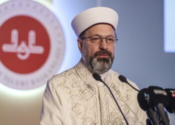 Diyanet Kur’an kurslarının zorunlu eğitimden sayılmasını istiyor