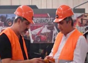Aşı yaptırmayan iki kardeş 2 saat arayla hayatını kaybetti