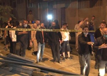 İstanbul’da korku dolu anlar: Mahalleli seferber oldu