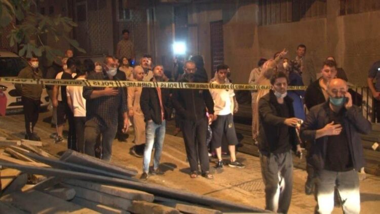 İstanbul’da korku dolu anlar: Mahalleli seferber oldu