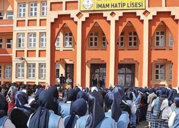 Eğitim sistemi sınıfta kaldı