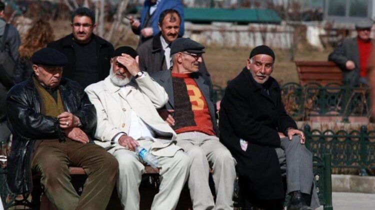 Emeklisi en fakir ülkeler sıralamasında dipteyiz
